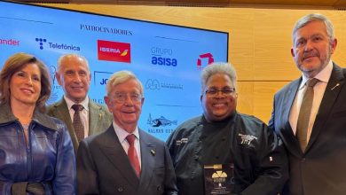 Puerto Rico celebra el galardón iberoamericano a Iván Clemente y El Comedor de la Kennedy